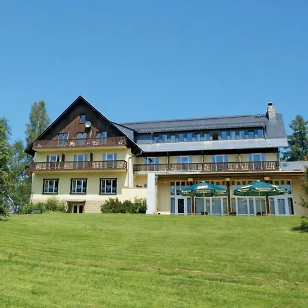 Hotel Haus Am Ahorn 3*
